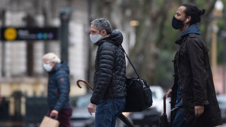 La curva de contagios sigue en aumento en el país, con 2.979 casos en un día