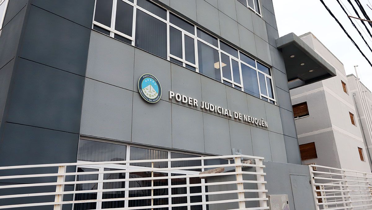 Un padre deberá indemnizar a su hija por no reconocerla.