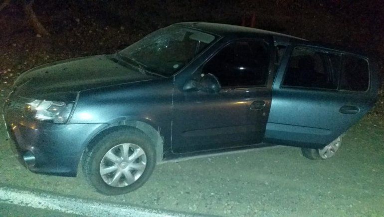 Las Lajas: chocaron, salió despedida del auto y murió