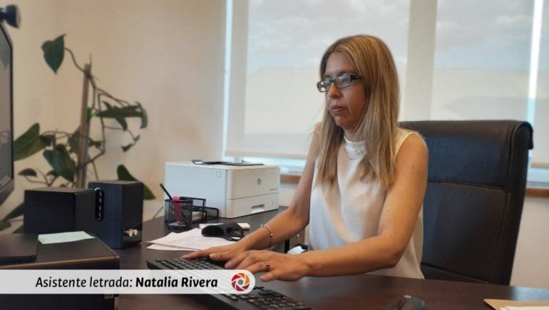 La asistente letrada del Ministerio Público Fiscal, Natalia Rivera, impulsa la acusación contra el hombre que agredió a su pareja.