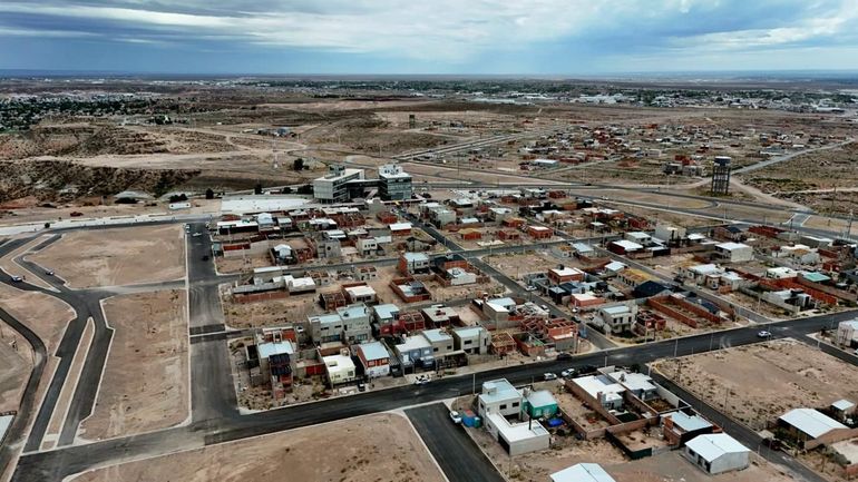 Mariano Gaido inauguró 70 cuadras de asfalto en el barrio del Polo Tecnológico