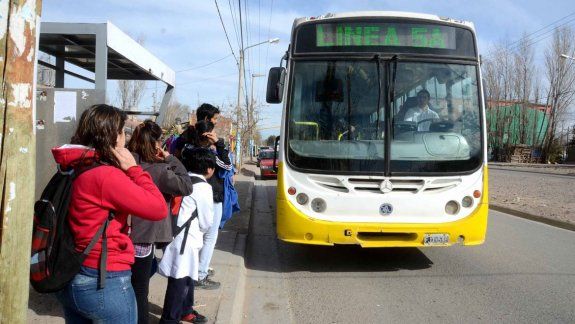 Desde la tarjeta SUBE indicaron que la gente compra pasajes más baratos por la situación económica que se está viviendo. Abril y mayo fueron récord.