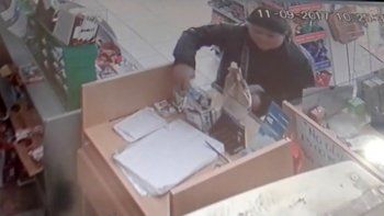 escrachan a una mechera cuando robo en un kiosko escrachan a una mechera cuando robo en un kiosko