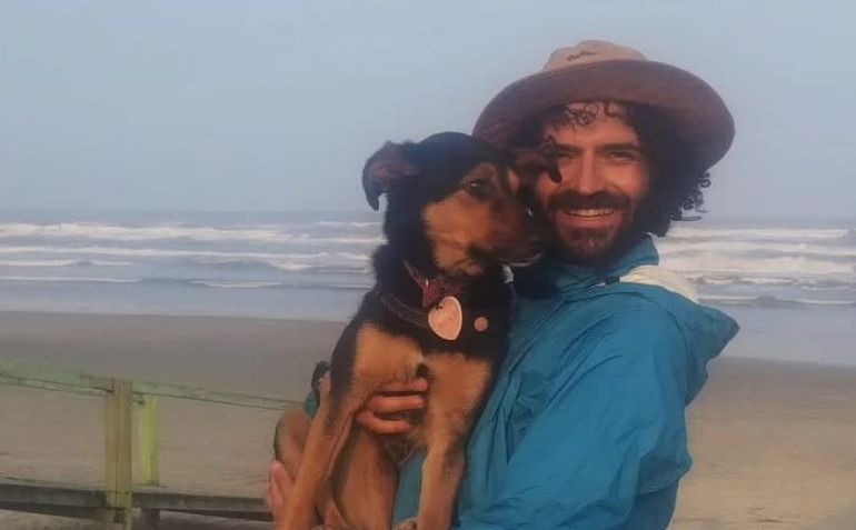 Nacho Gasparetti y Milka, hoy lejos de El Calafate. Nacho Gasparetti y Milka, hoy lejos de El Calafate.