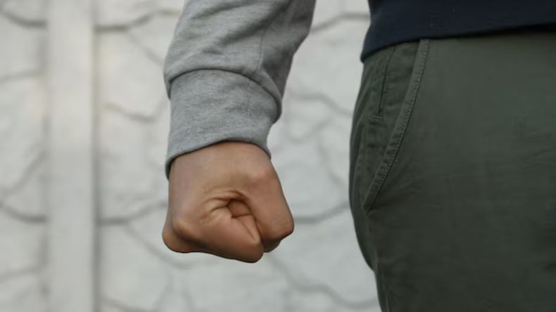 Brutal agresión en un colegio privado de Neuquén: un padre entró y golpeó a un alumno