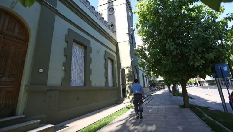 Los empleados provinciales entolados en ATE se aherirán al paro. Los empleados provinciales entolados en ATE se aherirán al paro.