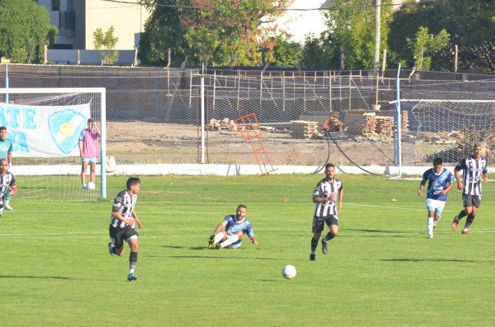 Nicolás Trecco hizo el gol del empate de Cipo.