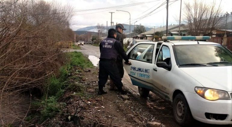 Quedó inconsciente y perdió un dedo tras pelearse con su hijastro