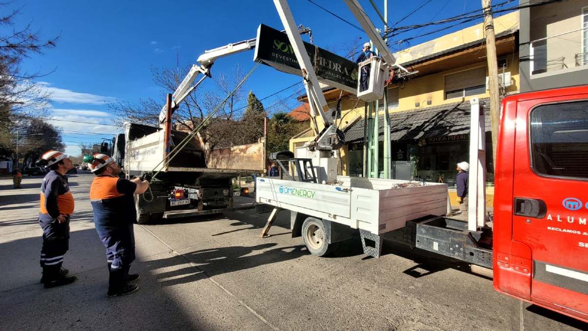 Cipolletti: de milagro evitan una tragedia por el viento