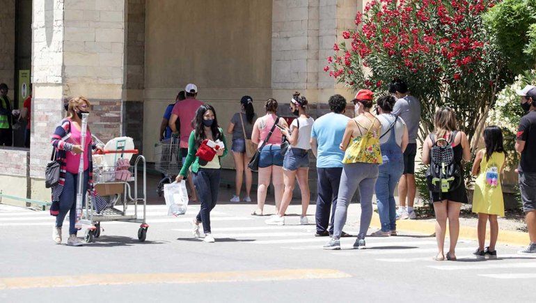 Volvieron los paseos domingueros en los shoppings neuquinos