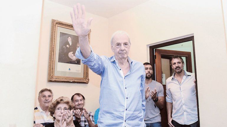 Detuvieron a un hijo de Menotti cuando salía del país