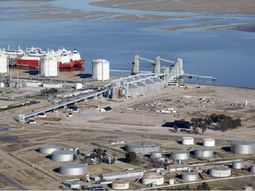 El proyecto será uno de los mayores desembolsos agroindustriales de la última década en Argentina y reforzará el perfil exportador de Bahía Blanca. El proyecto será uno de los mayores desembolsos agroindustriales de la última década en Argentina y reforzará el perfil exportador de Bahía Blanca.