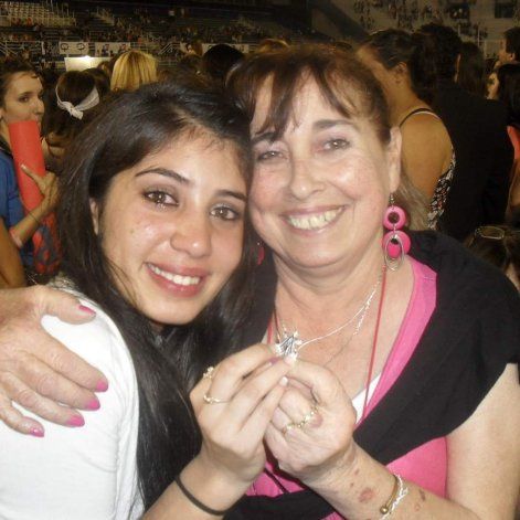 Macarena junto a la mamá de Axel hace 11 años. Macarena junto a la mamá de Axel hace 11 años.