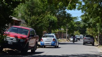 La fiscalía indicó que el acusado corrió a la víctima desde su casa y la apuñaló por la espalda. La fiscalía indicó que el acusado corrió a la víctima desde su casa y la apuñaló por la espalda.