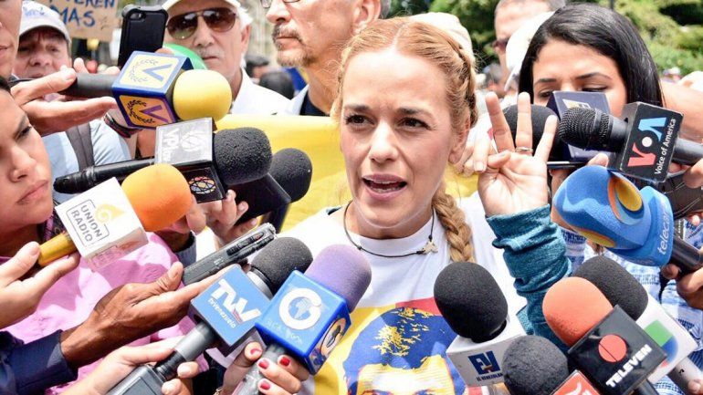 Esposa de Leopoldo López dijo que le prohibieron ir a Europa.