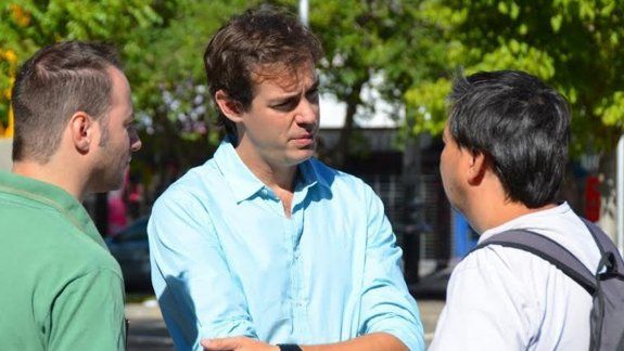Leandro López, concejal y candidato a diputado por Cambiemos, sigue de campaña con miras al domingo 25.