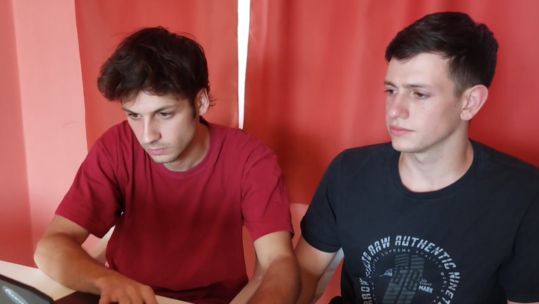 Luca Candia (izquierda) y Luca Tocce (derecha) son estudiantes de la facultad de informática de la UNCO. Foto: captura Municipalidad de General Roca. Luca Candia (izquierda) y Luca Tocce (derecha) son estudiantes de la facultad de informática de la UNCO. Foto: captura Municipalidad de General Roca.