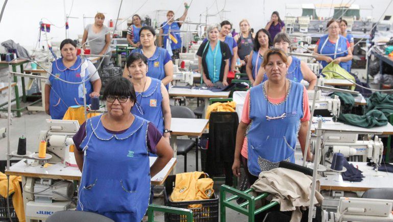 Trabajadoras textiles en el 8M: de la tragedia a la fortaleza
