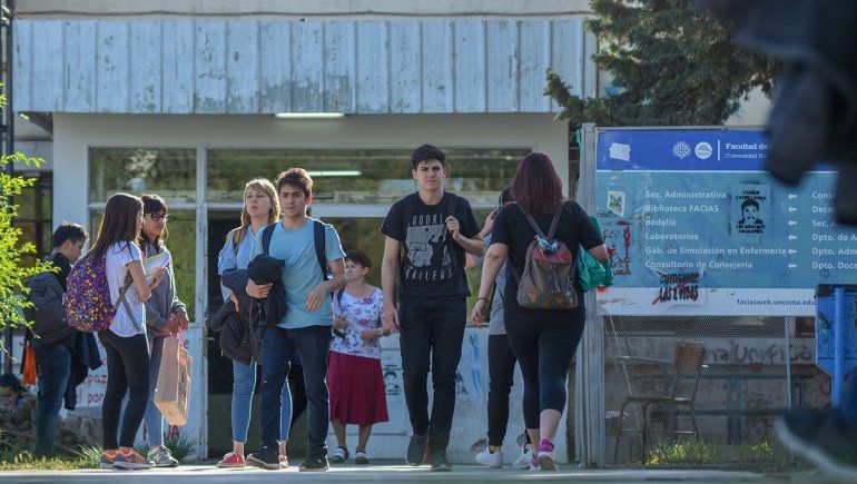 Las carreras de la UNCo má demandadas son las cotas con salida laboral. Hay u cambio para que las ingenierías sean más accesibles sin perder calidad educativa. Las carreras de la UNCo má demandadas son las cotas con salida laboral. Hay u cambio para que las ingenierías sean más accesibles sin perder calidad educativa.