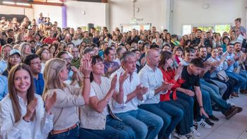 rolando figueroa convoco a cientos de referentes en un acto para medir fuerzas de comunidad rolando figueroa convoco a cientos de referentes en un acto para medir fuerzas de comunidad