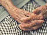 La anciana de Allen vive en estado de abandono. Lo asegura una denuncia anónima. 
