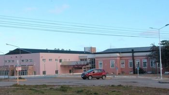 La médica del hospital de Puerto Deseado que recibió al bebé no pudo determinar fehacientemente la causa de muerte y se dio intervención a la Justicia. La médica del hospital de Puerto Deseado que recibió al bebé no pudo determinar fehacientemente la causa de muerte y se dio intervención a la Justicia.