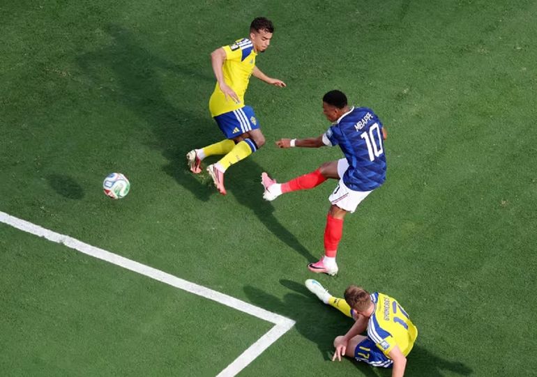 mbappé jugada
