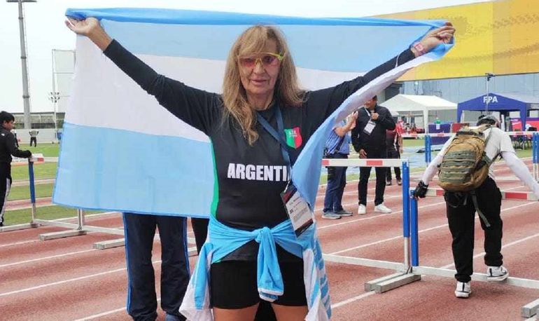 Otra hazaña de Susana Morales: gran esfuerzo económico, un viaje eterno y medallas para Neuquén
