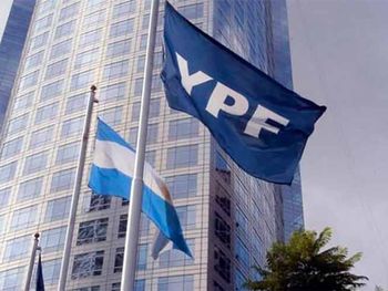 La acción de la petrolera YPF continúa creciendo sin pausa.