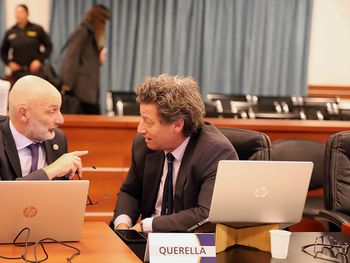 El fiscal Pablo Vignaroli y el representante de Fiscalía de Estado, Gustavo Kohon.