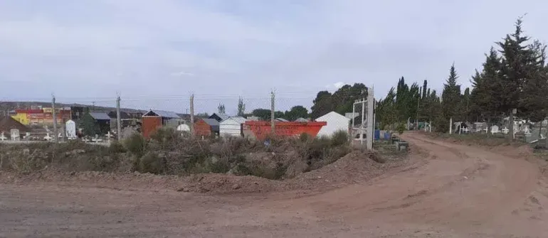 Ingreso posterior al cementerio de Plottier Ingreso posterior al cementerio de Plottier