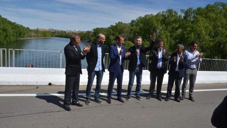 Mauricio Macri, durante la inauguración del tercer puente entre Neuquén y Cipolletti. Mauricio Macri, durante la inauguración del tercer puente entre Neuquén y Cipolletti.