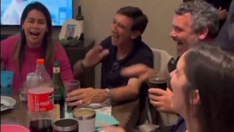 Locura total: la particular cena de la familia Costas palpitando el clásico entre Racing e Independiente