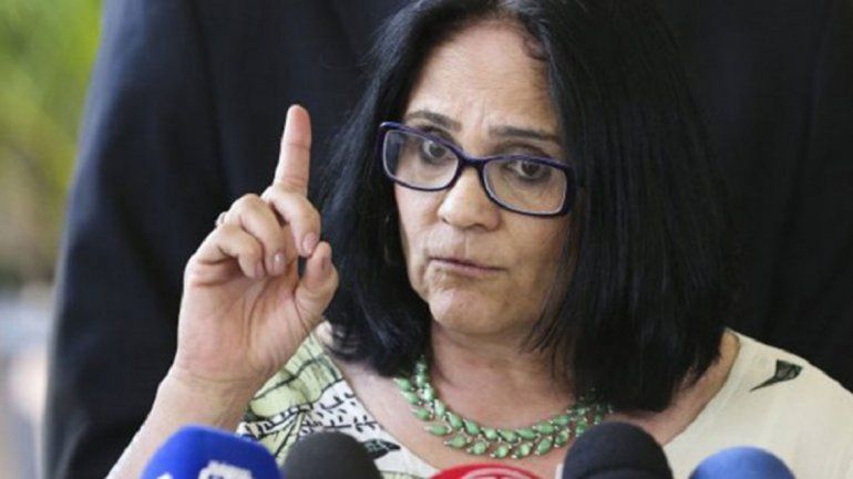 Ministra de Brasil: La mujer tiene que ser sumisa