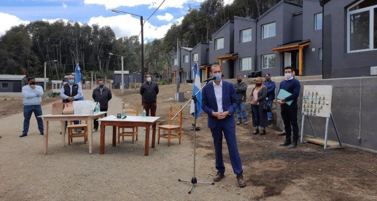 Inauguraron 32 viviendas sociales en Villa La Angostura