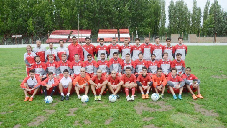 Arriba: Giselle Williams (auxiliar)