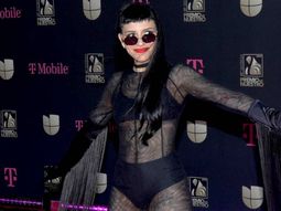 antes de su show en roca, cazzu brillo en los premios lo nuestro antes de su show en roca, cazzu brillo en los premios lo nuestro