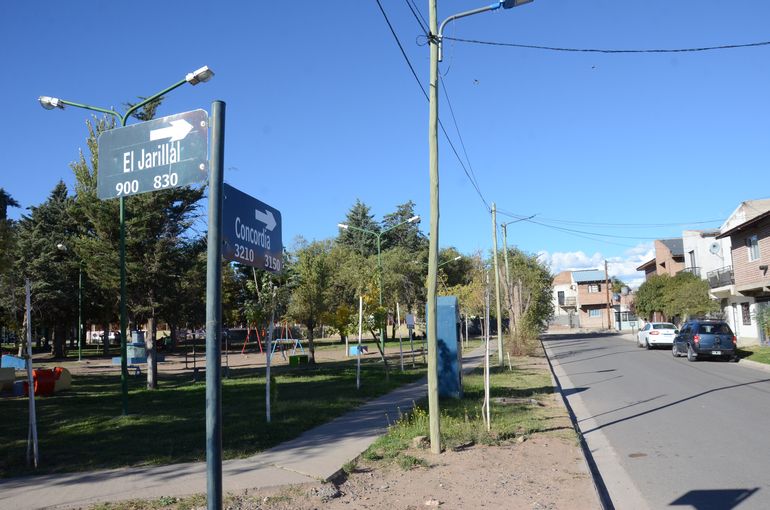 No pueden llegar a su casa sin cometer infracciones de tránsito