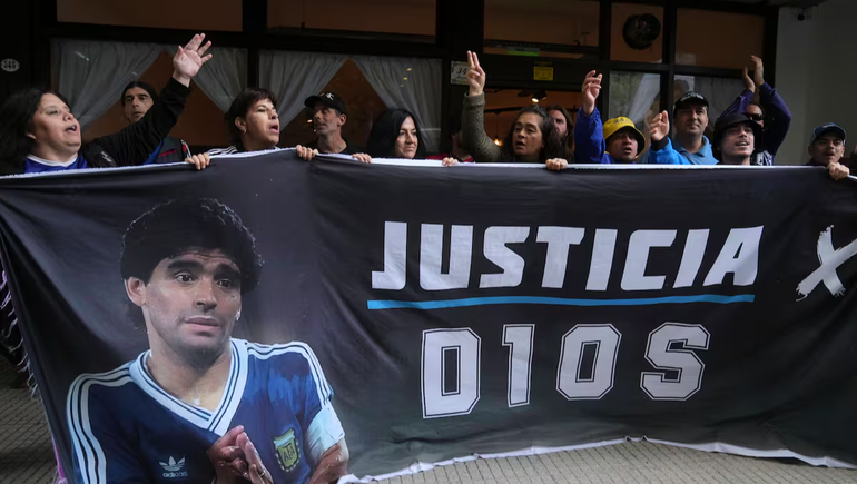 Juicio por la muerte de Maradona: Luque no era un médico para operar a Diego