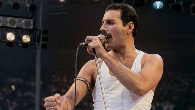 Subastarán el micrófono dorado de Freddie Mercury: cuándo y dónde