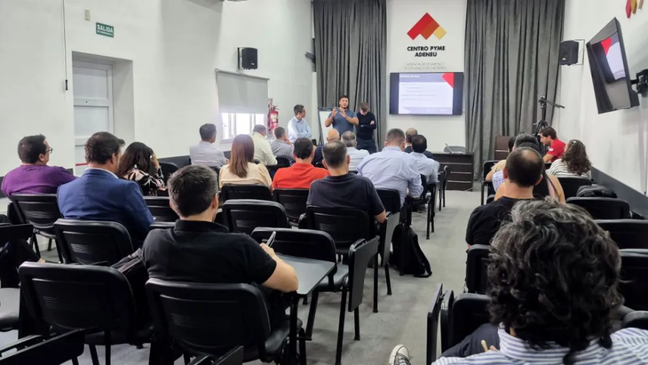 Más de 20 empresarios se sumaron a la charla informativa sobre la octava misión a Estados Unidos que organiza el Centro PyME-ADENEU. Más de 20 empresarios se sumaron a la charla informativa sobre la octava misión a Estados Unidos que organiza el Centro PyME-ADENEU.
