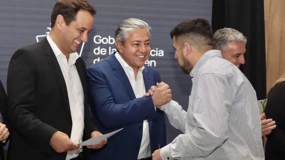Emplea Neuquén tuvo a sus primeros graduados