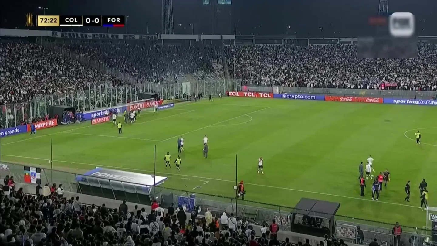 Colo Colo y Fortaleza empataban 0 a 0.