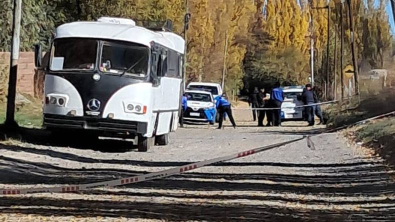 Balearon a una joven de Valentina Sur a la salida de una fiesta y escaparon | LM Neuquen Balearon a una joven de Valentina Sur a la salida de una fiesta y escaparon