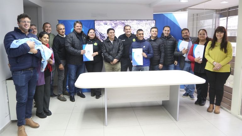 Mariano Gaido entregó 195 lotes con servicio. Mariano Gaido entregó 195 lotes con servicio.