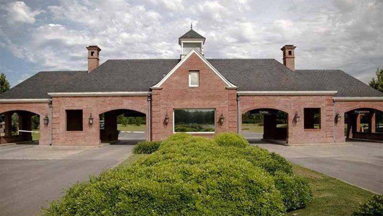 Maniatan a un juez y a su familia durante un asalto en su casa de un country de Pilar