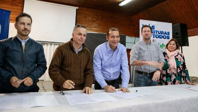 Se firmó el contrato para operar la planta de procesamiento de pescado de Piedra del Águila