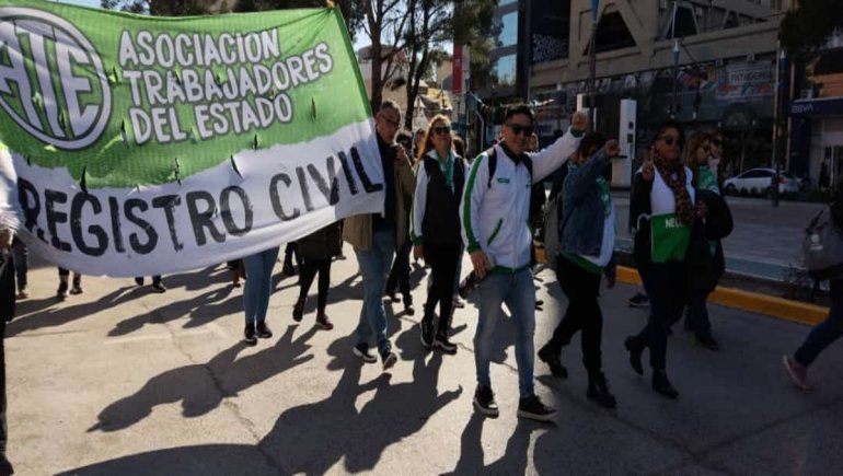 Hay 19 parejas que no podrían casarse este viernes por el paro