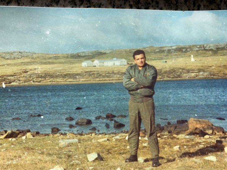 Alberto Bruno llegó a las Islas Malvinas el 9 de abril de 1982 como mecánico de helicópteros de la aviación del Ejército
