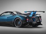 Bautizado por Horacio Pagani en honor al viento andino, el Zonda nació en 1999 y revolucionó de inmediato el mundo de los hypercars.